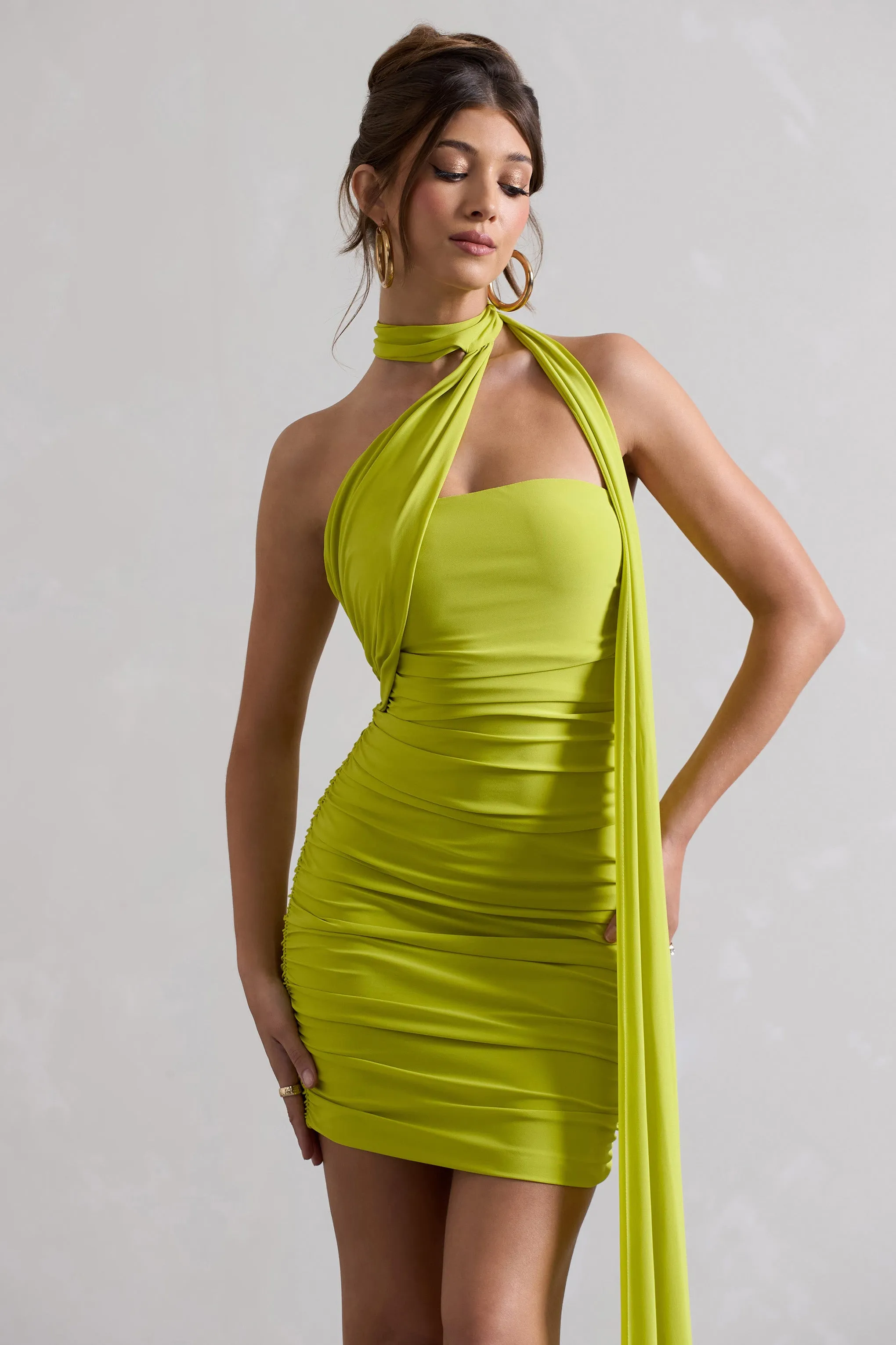 Abel | Mini-robe vert citron froncée asymétrique avec écharpe