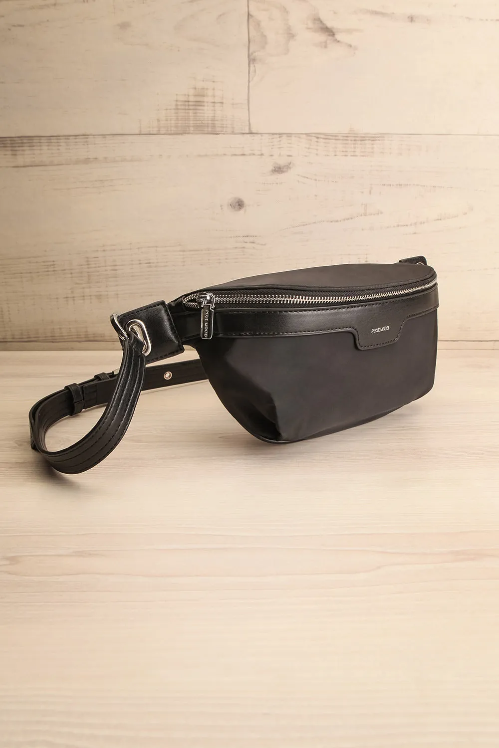 Arkham Black | Crossbody Fanny Pack