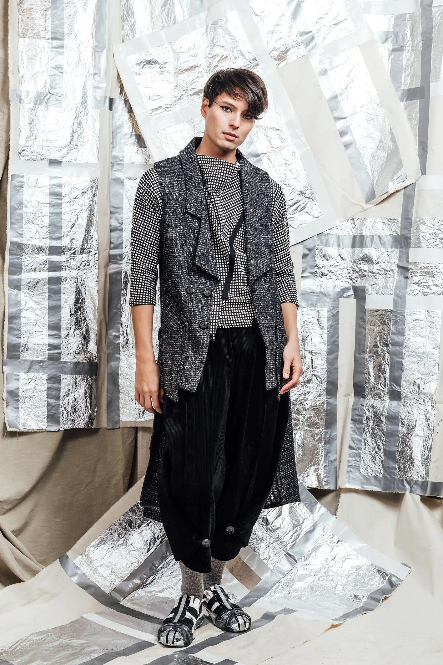 AW23 LYTHE PANELED VEST - CHARCOAL