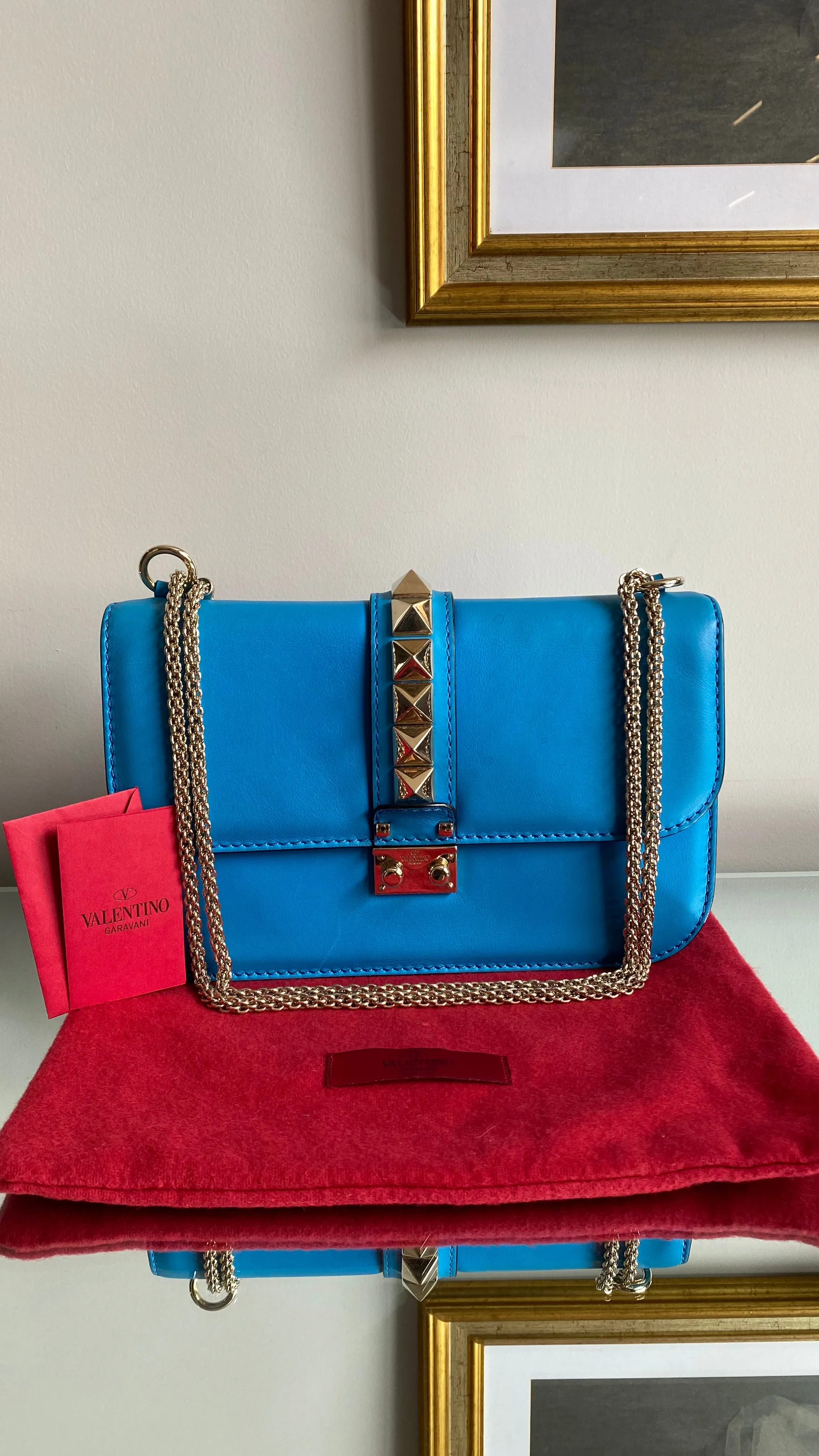 Bolsa Valentino Rockstud Em couro Azul Ferragem Ligth Gold