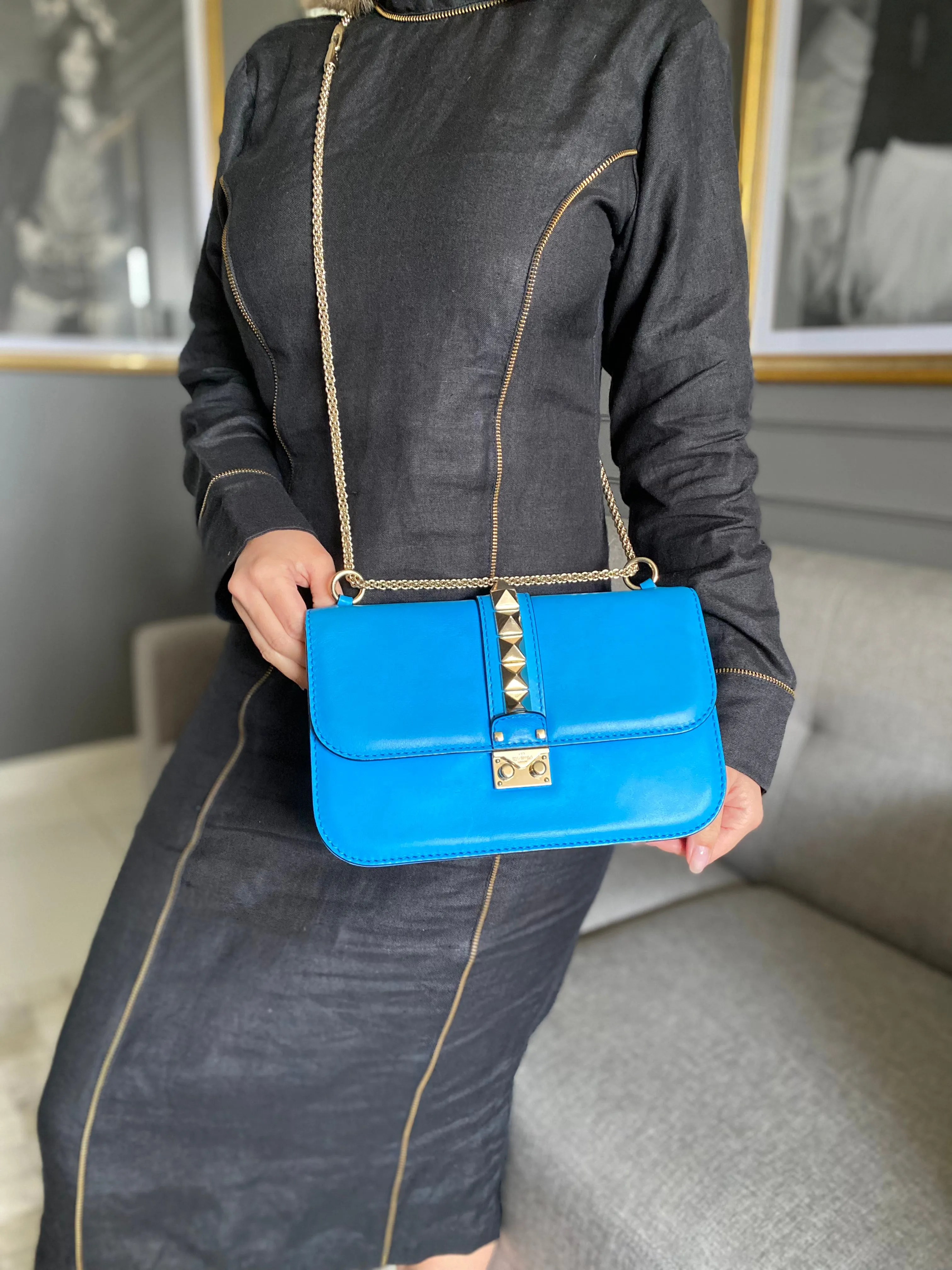 Bolsa Valentino Rockstud Em couro Azul Ferragem Ligth Gold