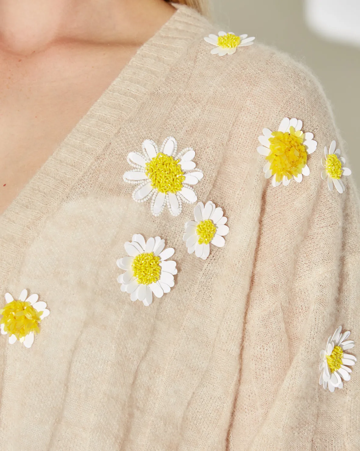 Cardigan Daisy