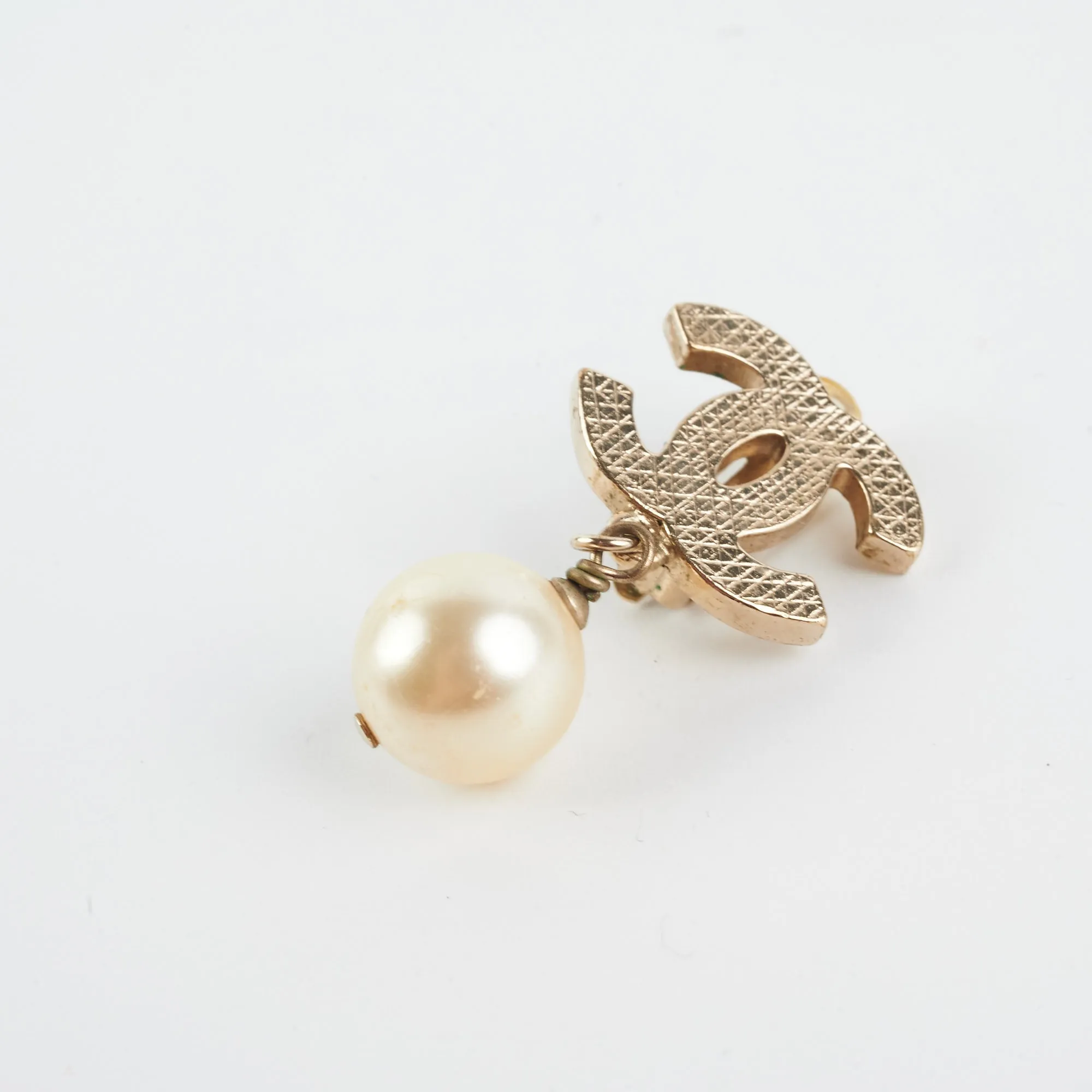 Chanel CC Logo Pearl Drop Earring Costume Jewellery