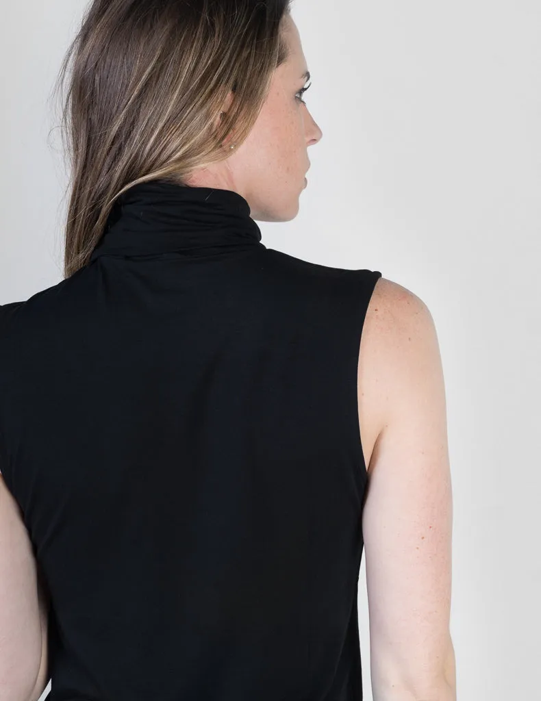 Majestic Sleeveless Turtleneck in Noir