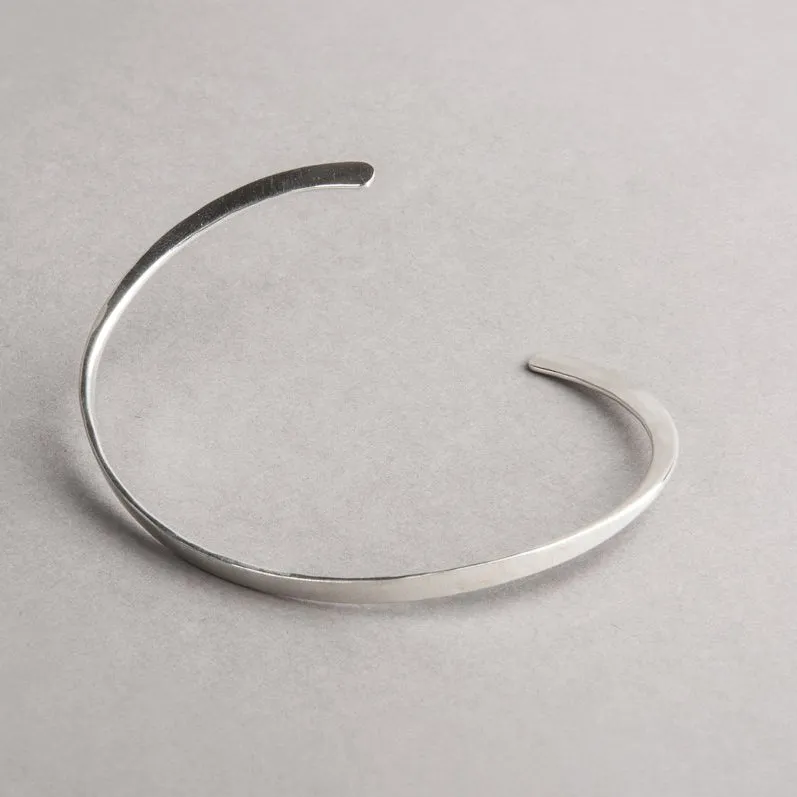 PERPENDICULAR FORGED TWIST BRACELET