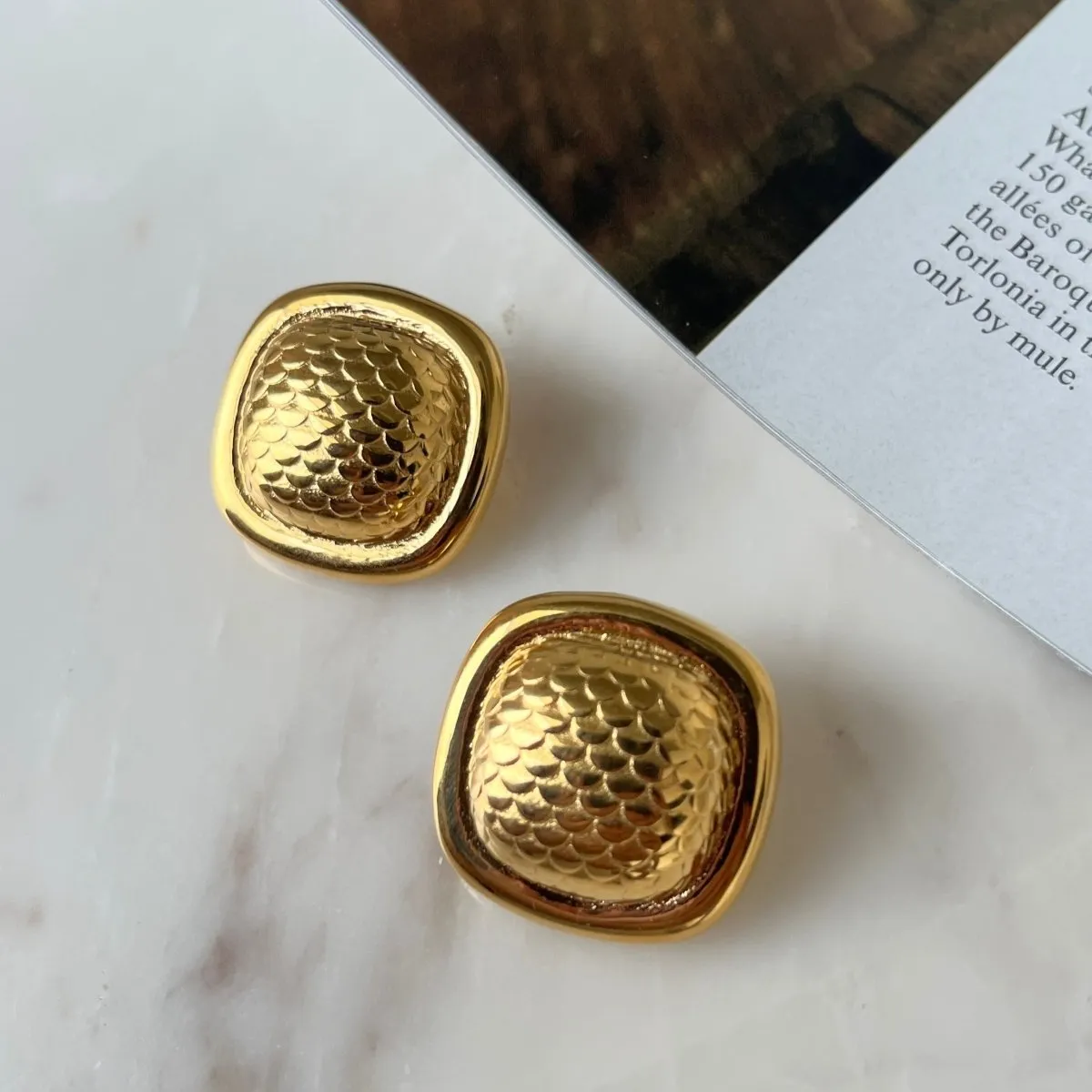 SQUARE PATTERN GOLDEN STUDS