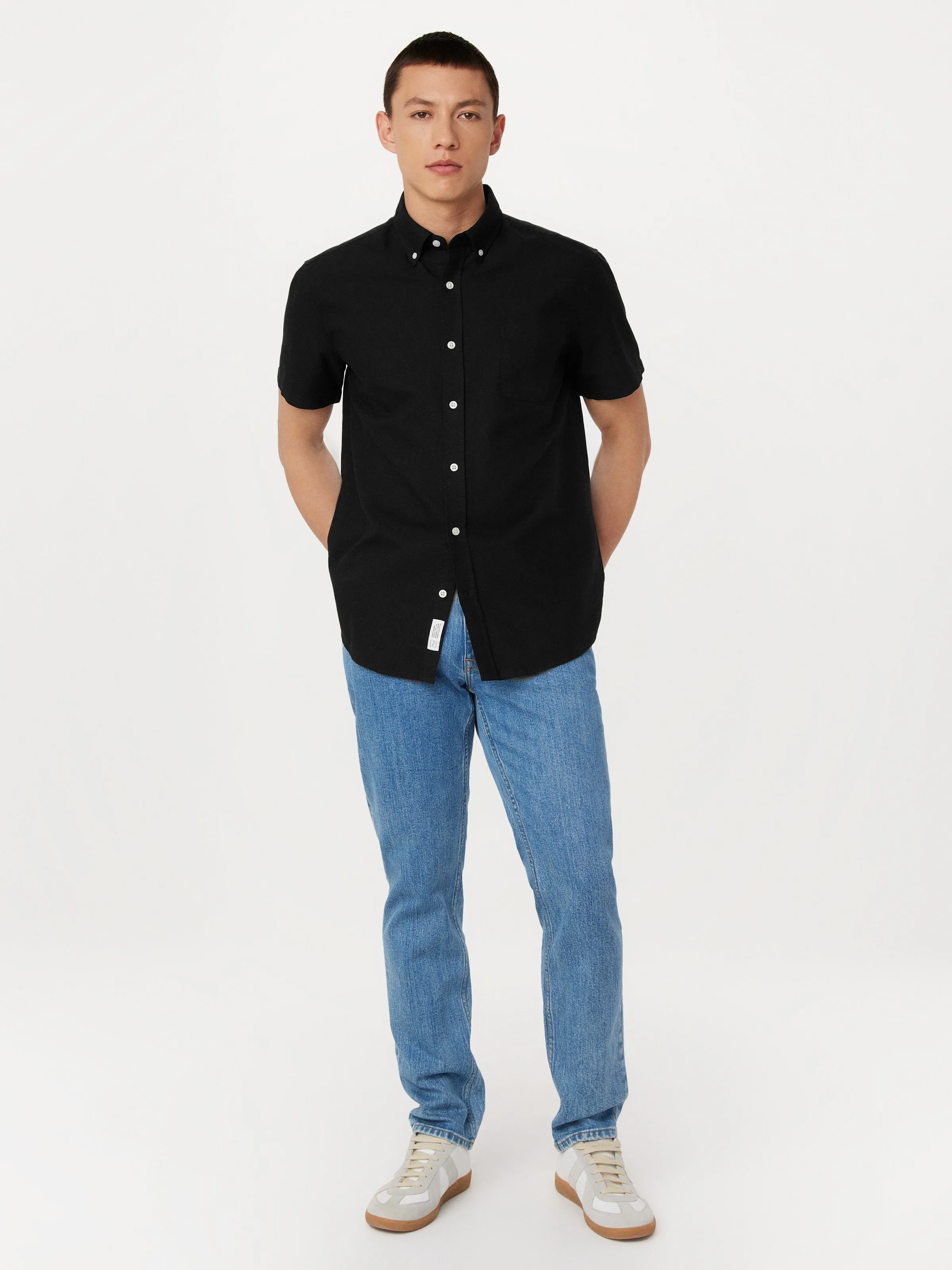 The Jasper Short Sleeve Oxford Shirt in Black